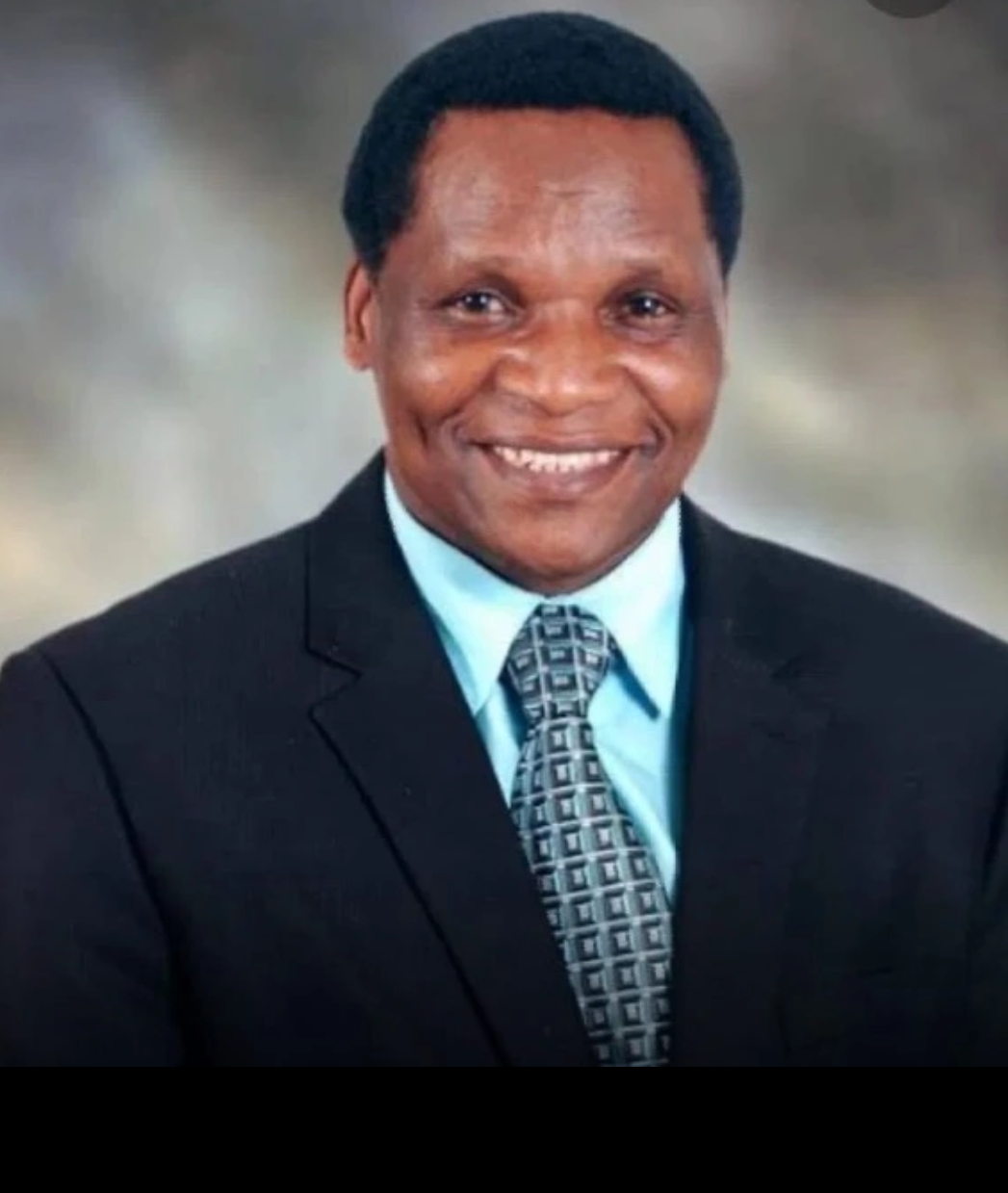 A senior pastor with Upper Room Ministries, Reverend Berry Dambaza yesterday died after apparently committing suicide by throwing himself from the third floor of Rezende Parkade in Harare, according to The Herald