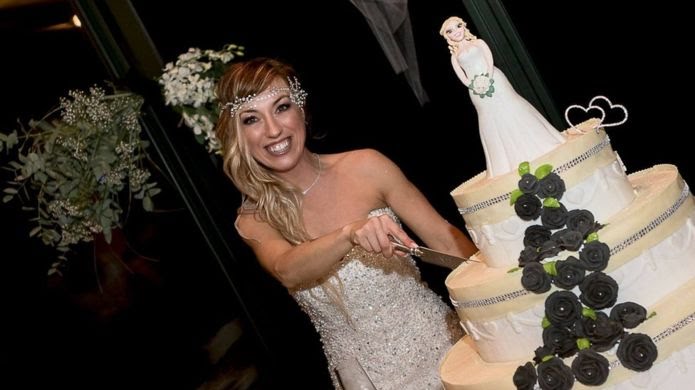 40 year old Italian woman, Laura Mesi, has married herself after she got tired of waiting for ‘Mr Right’